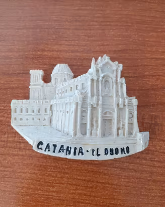 Calamita souvenir Catania Il Duomo