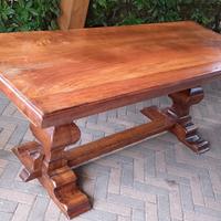 Tavolo in legno + 6 sedie 