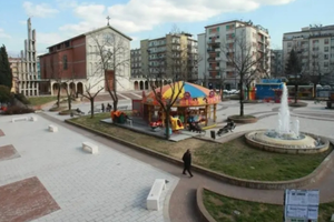 Stanza uso studio in appartamento zona centrale CS