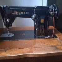 Macchina da cucire Singer con mobiletto