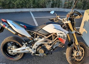 Aprilia dorsoduro 750 akrapovic