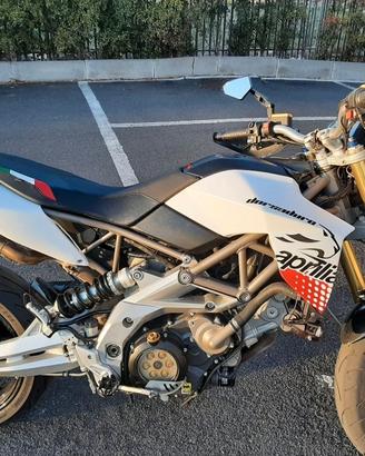 Aprilia dorsoduro 750 akrapovic