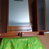 Arredi per bagno in legno