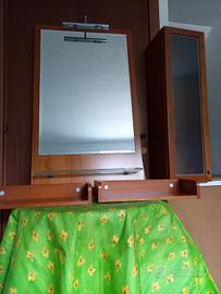 Arredi per bagno in legno