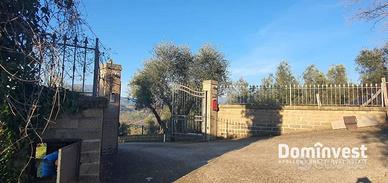 Villa di 205 m² con 4 locali e box auto a Selci