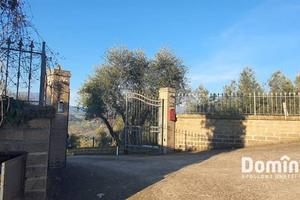 Villa di 205 m² con 4 locali e box auto a Selci