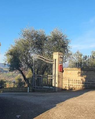 Villa di 205 m² con 4 locali e box auto a Selci