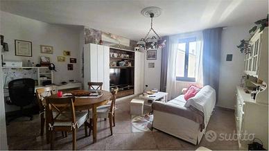 Appartamento di 180 m² con più di 5 locali e box a