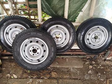 4  cerchi per camper con omaggio 4 ruote michelin