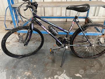 Mountain bike marca OMAS 