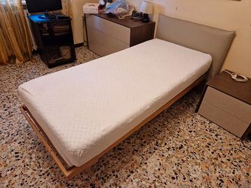 Letto con rete ortopedica motorizzata + materasso