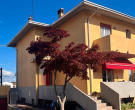 Villetta a schiera d'angolo indipendente