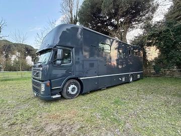Van Volvo SportVan trasporto cavalli con living