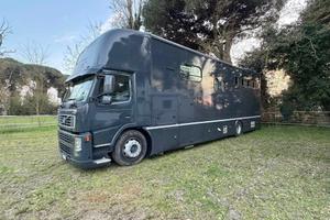 Van Volvo SportVan trasporto cavalli con living