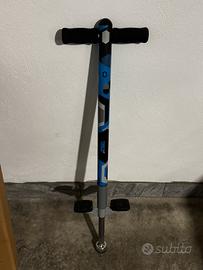 Salterello asta a molla gioco