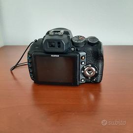 macchina fotografica fuji FINEPIX HS10