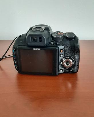 macchina fotografica fuji FINEPIX HS10