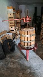 Torchio per uva usato