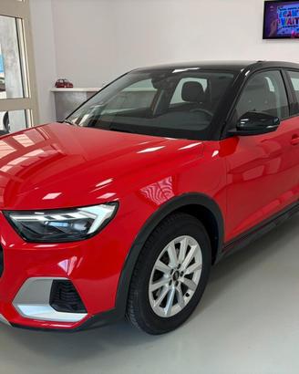 Audi A1 citycarver 30 1.0 tfsi Identity Black 110c