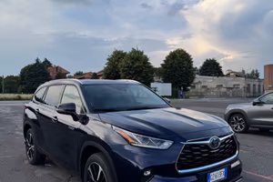 Toyota Highlander 2.5h Executive e-cvt