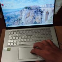 Asus vivobook f412f schermo 14 pollici
