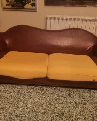 Divano in similpelle rosso bordeaux 