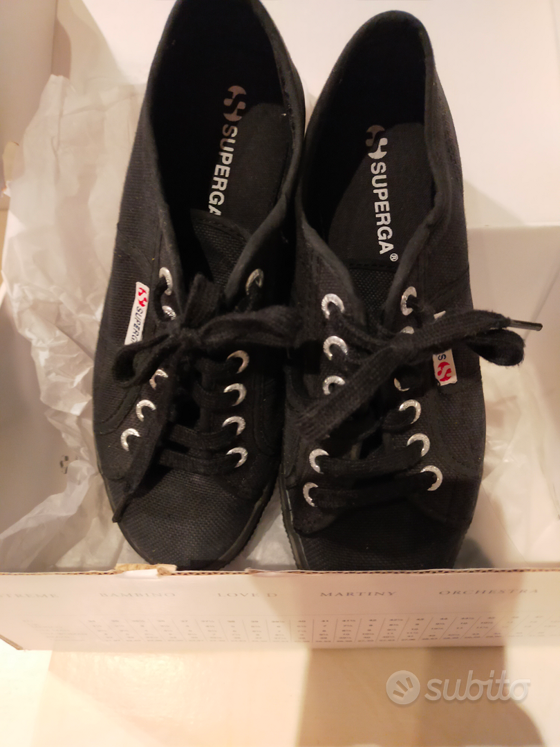 Scarpe Superga 37 nere Abbigliamento e Accessori In vendita a Novara