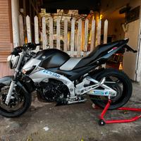 Suzuki gsr 600