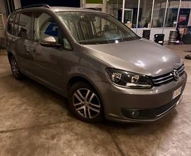 VOLKSWAGEN Touran - 2011