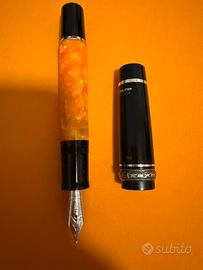 Stilografica artigianale “Delta” pennino oro 18k