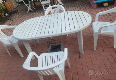 tavolo color bianco allungabile, 4 sedie