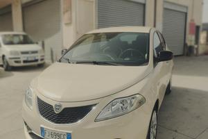 Lancia Ypsilon 1.2 69 CV 5 porte GPL Ecochic Silve