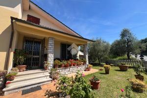 VILLA SINGOLA A MONTECARLO