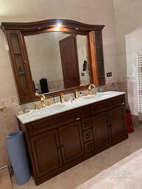 Arredamento Bagno con Specchio e in Marmo Carrara