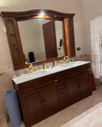 Arredamento Bagno con Specchio e in Marmo Carrara