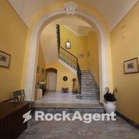 SPLENDIDO PALAZZOTTO NEL CUORE DI BRINDISI