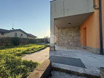 PORZIONE DI BIFAMILIARE A TRIUGGIO