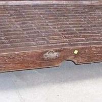 Antico tavolo orientale