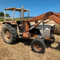 Trattore Lamborghini 704 con pala