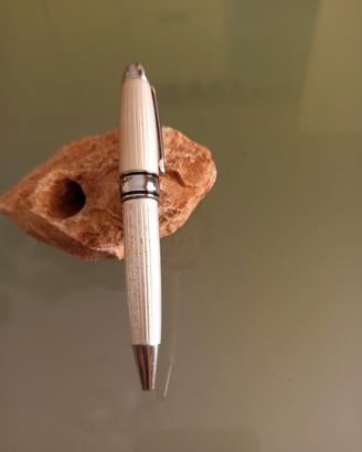 Portapenne pietra naturale forata