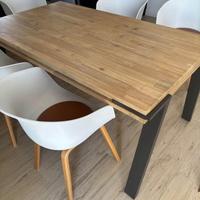 Tavolo e sedie da pranzo