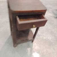 Scrivania con cassetto