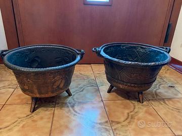 vasi antichi di rame lavorati