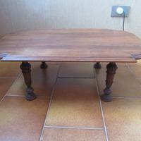 Tavolino basso di legno