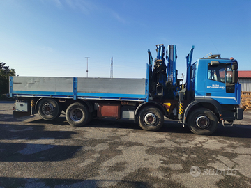 Iveco eurotech 4 assi con gru
