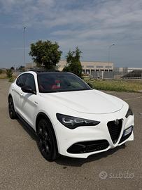Alfa Romeo Stelvio Veloce 2.2 210cv Q4