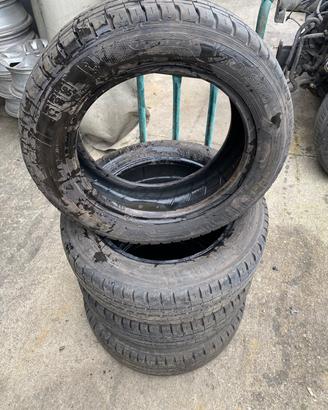 Treno di Pneumatici 195/60R16c