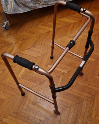 Deambulatore, girello