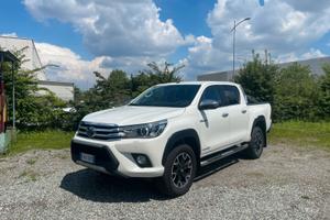 Toyota hilux invincibile50