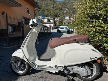 Vespa Primavera 50 - 2022 - Solo 2.623 km